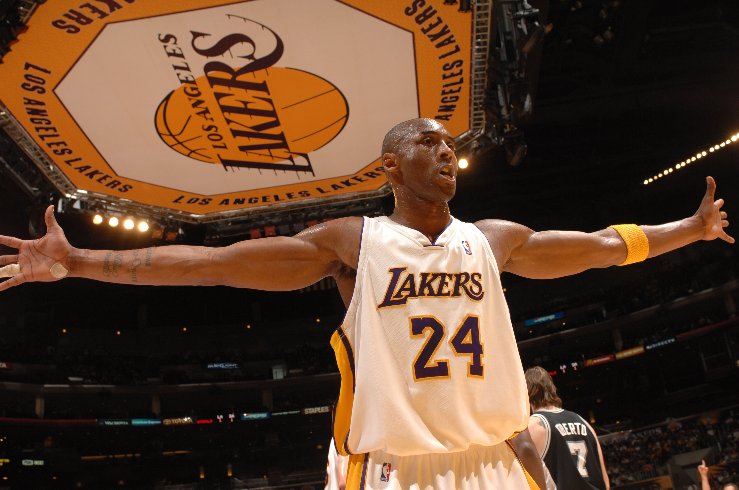 显得尤为关 显得尤为关